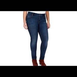 Comfortable Lucky Jeans